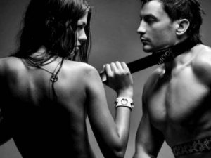 LES RÔLES DANS LA PRATIQUE DU BDSM
