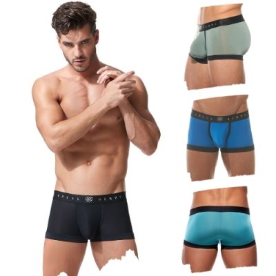 homme en boxer ajusté Room-Max