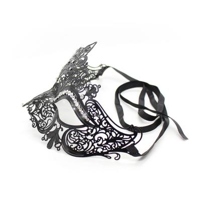Masque en Alluminium avec Strass