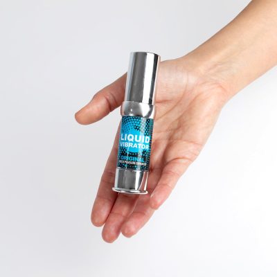 Liquid Vibrator Original de Secret Play est un gel intime qui produit des sensations stimulantes en raison des ondes de vibration.