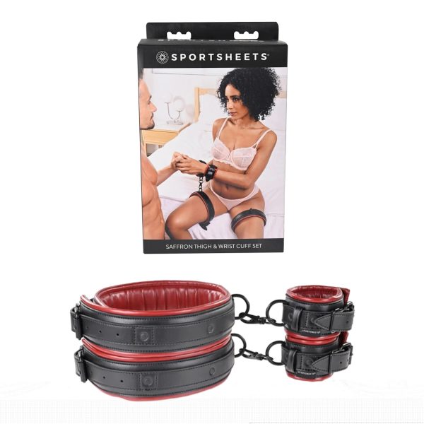 Fixez votre amant en place et explorez toutes les possibilités de l'ensemble Thigh & Wrist Cuff Set de la collection Saffron de Sportsheets.