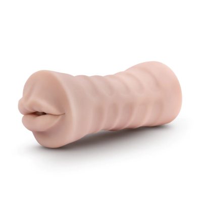 La bouche du masturbateur Skye M for Men X5 est grande ouverte, prête à vous prendre. 