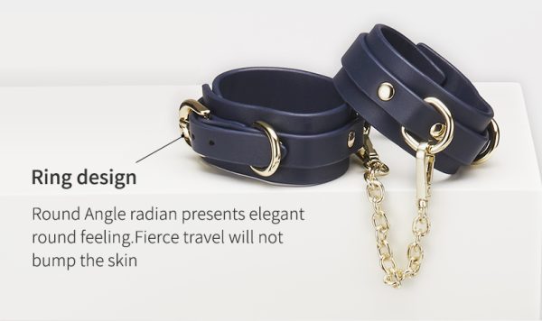 Découvrez l'Élégance Intense avec Nos Menottes en Cuir "Leather Handcuffs" par Roomfun