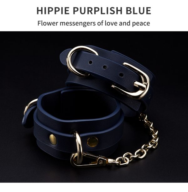 Découvrez l'Élégance Intense avec Nos Menottes en Cuir "Leather Handcuffs" par Roomfun