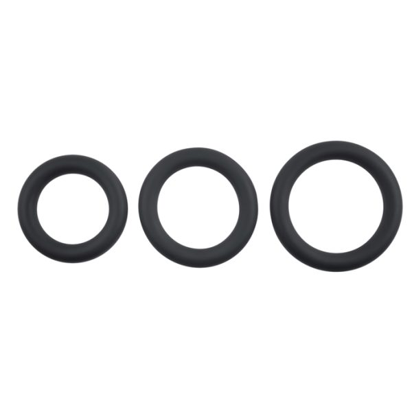 Découvrez le 3 Ring Circus de Selopa Avec le 3 Ring Circus, prolongez et renforcez votre érection grâce à ces anneaux péniens en silicone doux