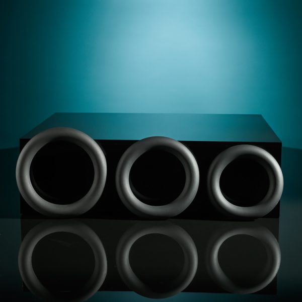 Découvrez le 3 Ring Circus de Selopa Avec le 3 Ring Circus, prolongez et renforcez votre érection grâce à ces anneaux péniens en silicone doux
