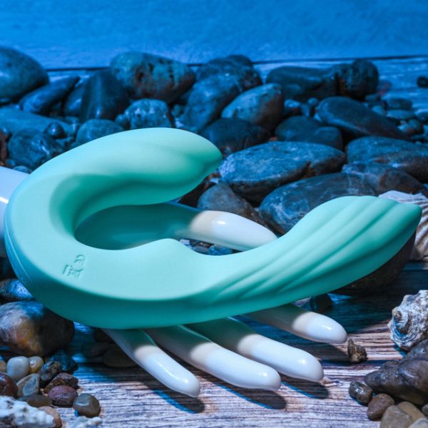 Strapless Seashell de Gender X a double vibration portable est conçu pour ressembler à un coquillage