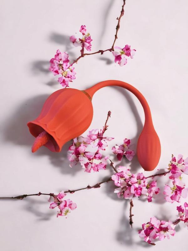Jouet étanche et rechargeable Fleur Sauvage, idéal pour les jeux aquatiques.
