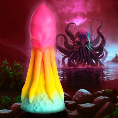 "Succombez au plaisir abyssal avec le dildo King Kraken – une expérience visuelle et sensorielle unique."