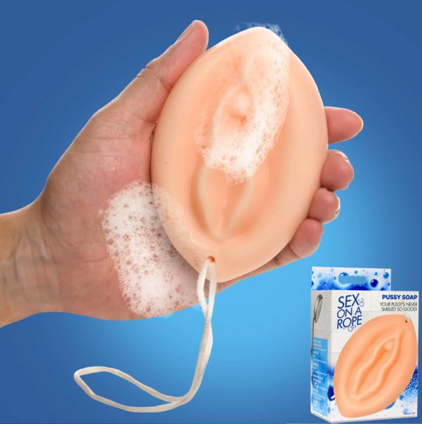 "Dévoilez le Pussy Soap, le savon coquin qui apporte une touche d'humour à votre routine de nettoyage. Un cadeau gag parfait pour vos amis malicieux!"