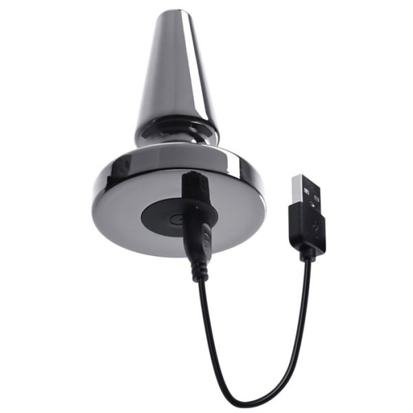 Plongez dans le plaisir avec cette plug anale métallique à double aspiration.