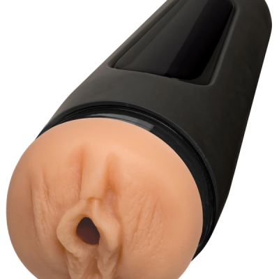 "Explorez l'intimité avec le masturbateur ULTRASKYN™ de Dani Daniels."