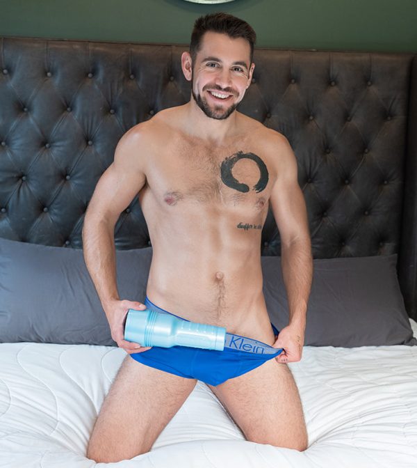 "Explorez les Plaisirs Intenses de la Texture 'Rugged' de Dante Colle"