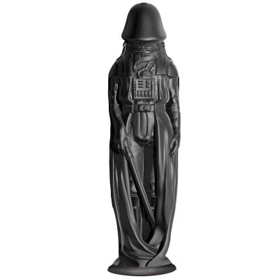 Vivez des sensations extrêmes avec le gode géant Darth Invader.