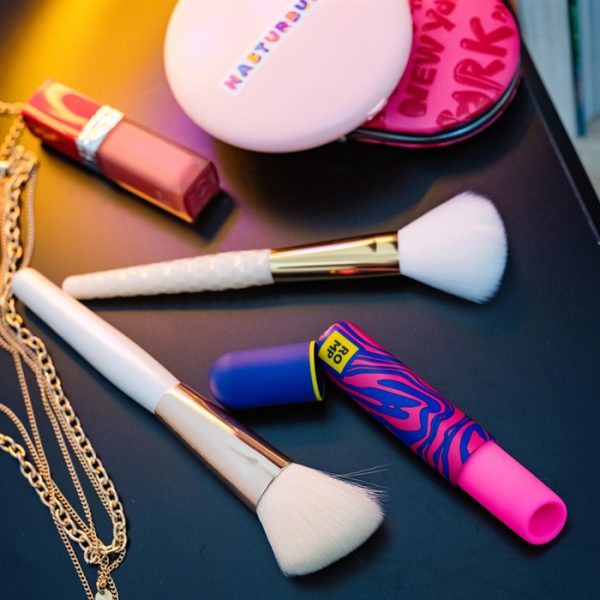 "Plaisir à la Carte avec le ROMP Lipstick - Technologie Pleasure Air!"