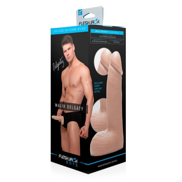 "Ressentez la Puissance de Malik Delgaty avec ce Gode Sensuel"
