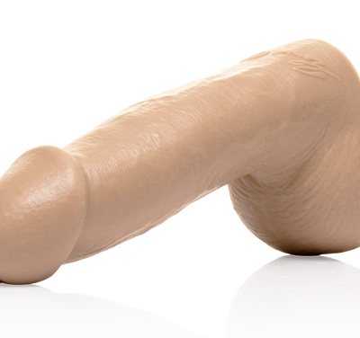 "Sentez la Passion avec le Dildo Reno Gold de Fleshjack Boys"