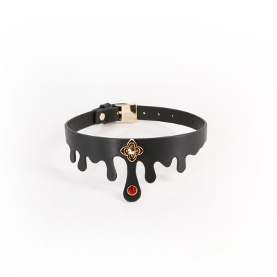 Collier Elvira - Le Symbole Ultime de la Passion et de la Séduction