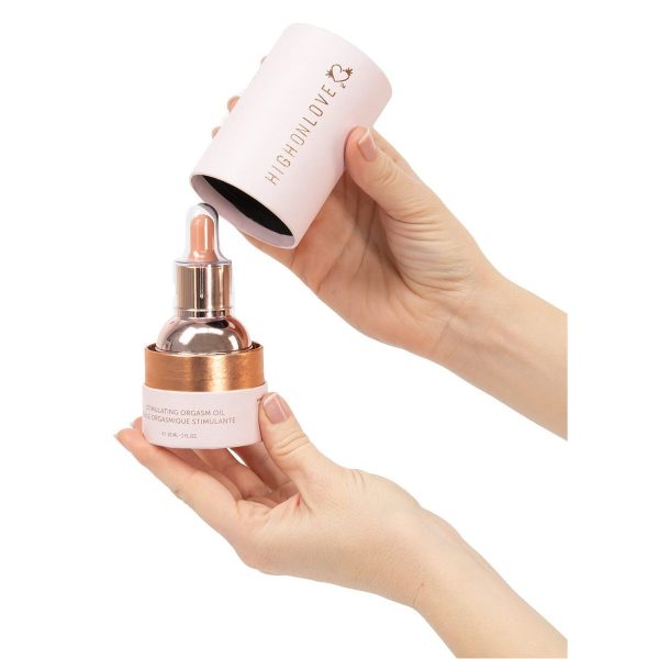 Découvrez l'extase avec l'Huile Sensuelle Stimulante HighOnLove®.