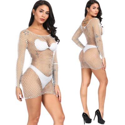 Robe en Filet Blanc : Élégance et Sensualité Réunies