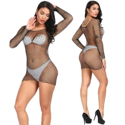 Soirée Sensuelle : Portez la Robe en Filet Noir L'Amour Réunit