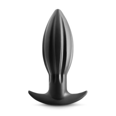 Expérience anale intense avec le plug XL Bomba