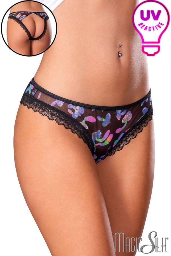 Détails des finitions en dentelle festonnée du boyshort.