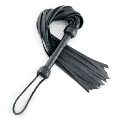 Utilisation du Fouet en Cuir Buffalo de Xbliss en jeu de rôle BDSM
