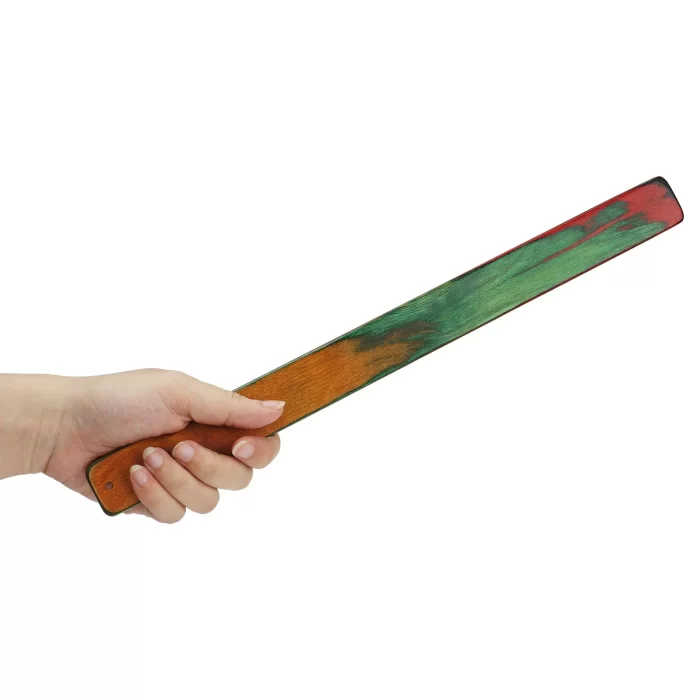 Poignée ergonomique de la règle en bois coloré Roomfun pour une prise ferme.