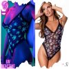 Vue rapprochée du teddy en mesh extensible semi-transparent avec imprimé réactif à la lumière noire de Magic Silk.