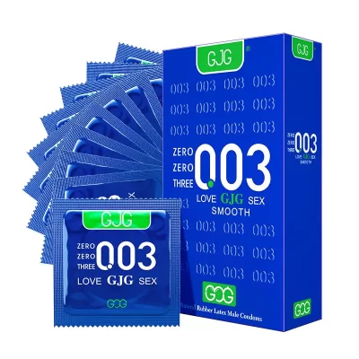 Condom Ultra-Mince 0.03 de GJG - Sensation naturelle et confort maximal.