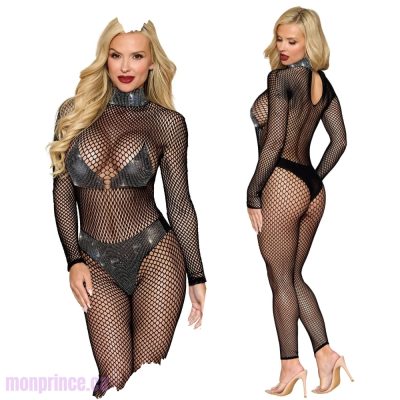 Détails du BodyStocking en résille avec soutien-gorge intégré et strass.