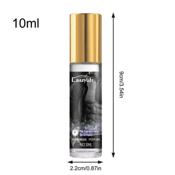 Application du parfum aux phéromones pour homme, pour un effet durable.