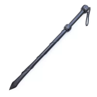 Vue latérale du flogger en cuir véritable.