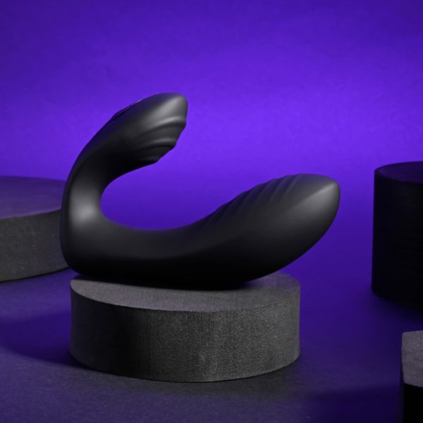 Vue Rapprochée de la Tête Bombée pour une Stimulation Ciblée