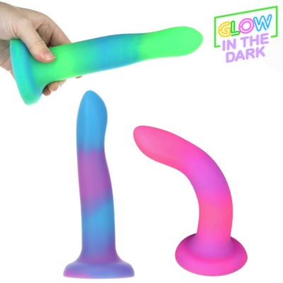 Vue complète du Gode Ajustable Rave par Addiction en bleu lumineux.