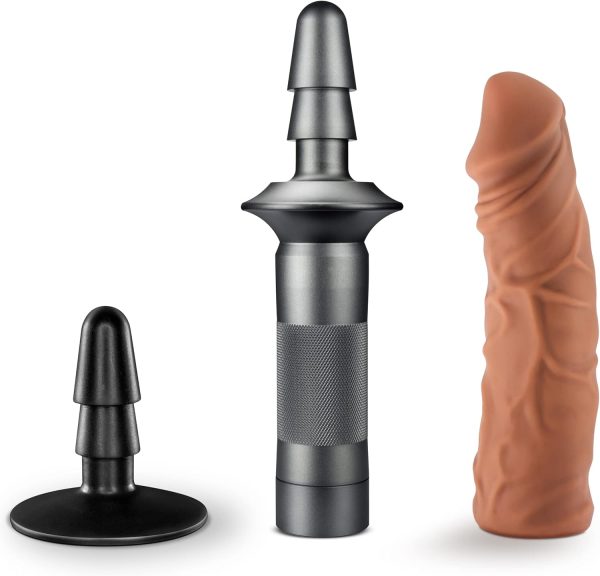 « Ventouse amovible et poignée Karbonite assemblées sur le dildo »