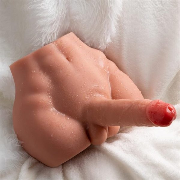 Vue frontale de Peel de Xise montrant sa taille marquée et son fessier attrayant
