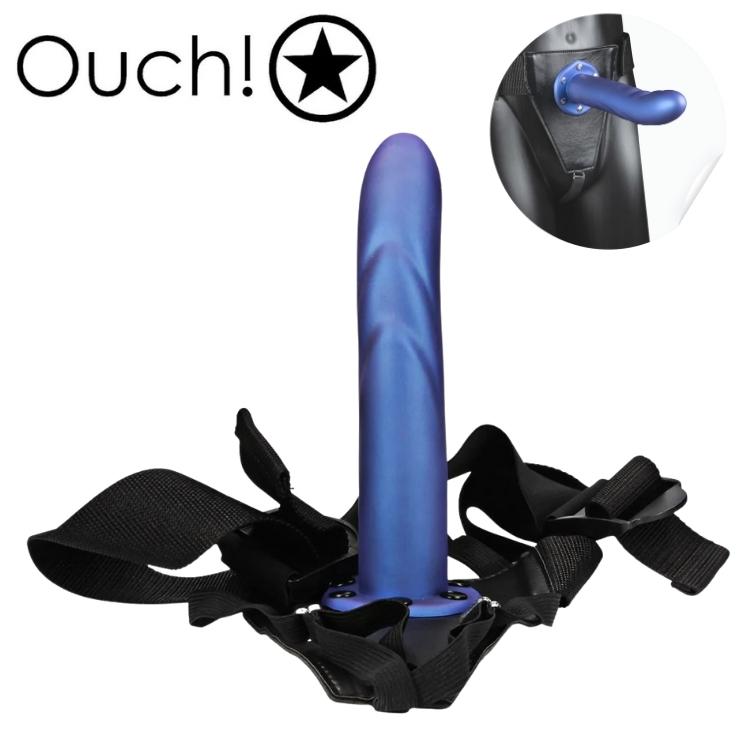 Strap-on creux texturé courbé Ouch! porté avec harnais ajustable