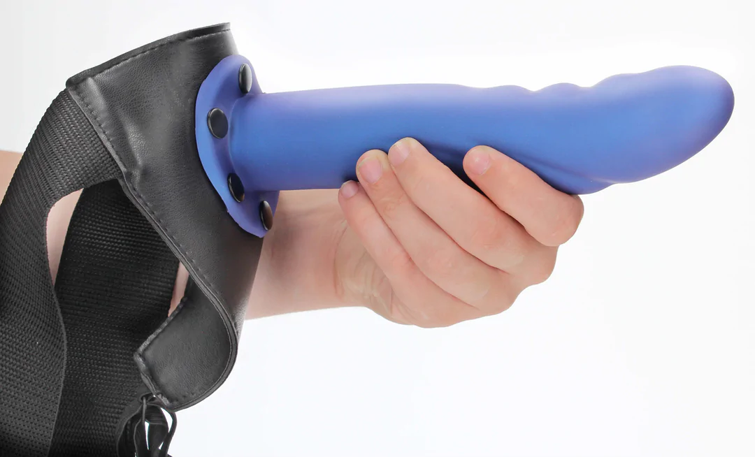 Détail de la texture du hollow strap-on Ouch!