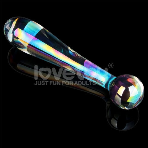Détail des couleurs iridescentes du gode en verre artisanal